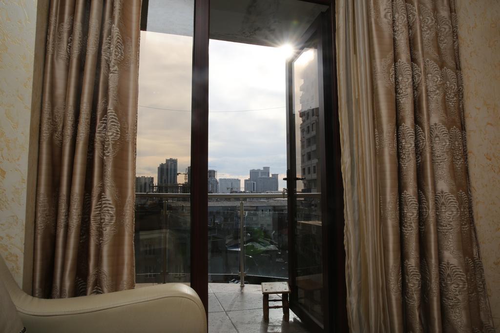 Tamuna Apartment Batumi Bagian luar foto