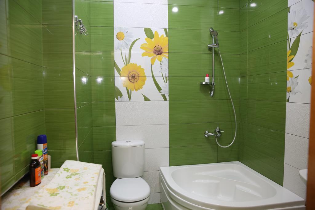 Tamuna Apartment Batumi Bagian luar foto