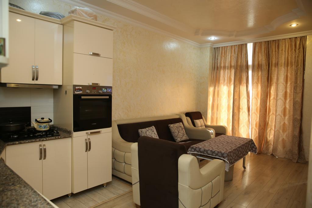 Tamuna Apartment Batumi Bagian luar foto