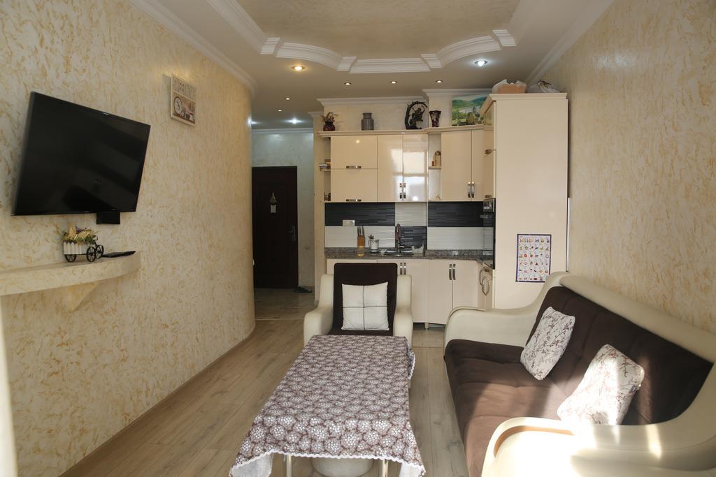 Tamuna Apartment Batumi Bagian luar foto