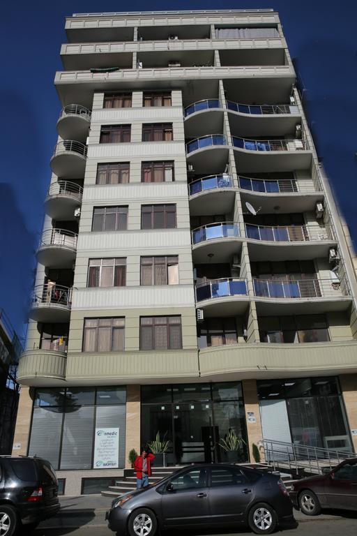 Tamuna Apartment Batumi Bagian luar foto